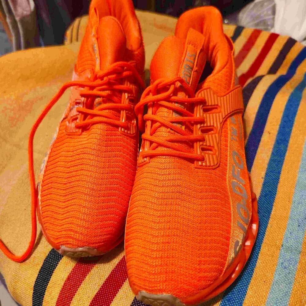TM WILL ORANGE SNEAKER 40.5 NEW